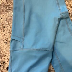 Constantly Varied Gear Capri XS  Sky Blue Leggings